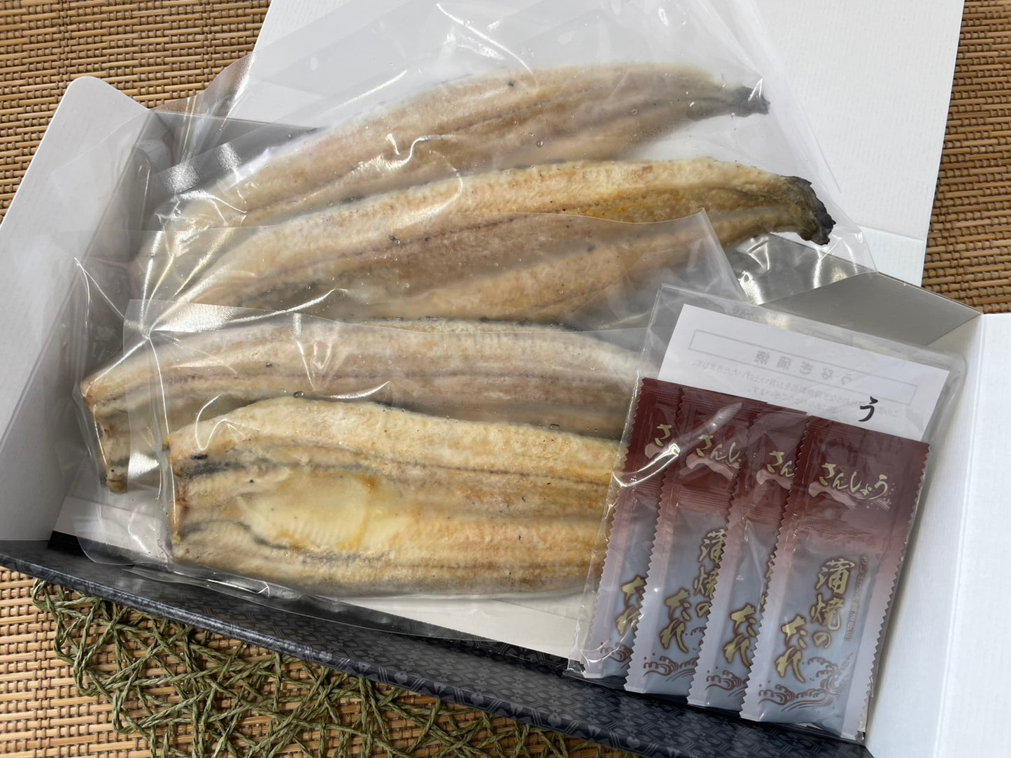 EC-18【静岡自鰻】静岡県産 うなぎ白焼 4尾セット(バルク商品)