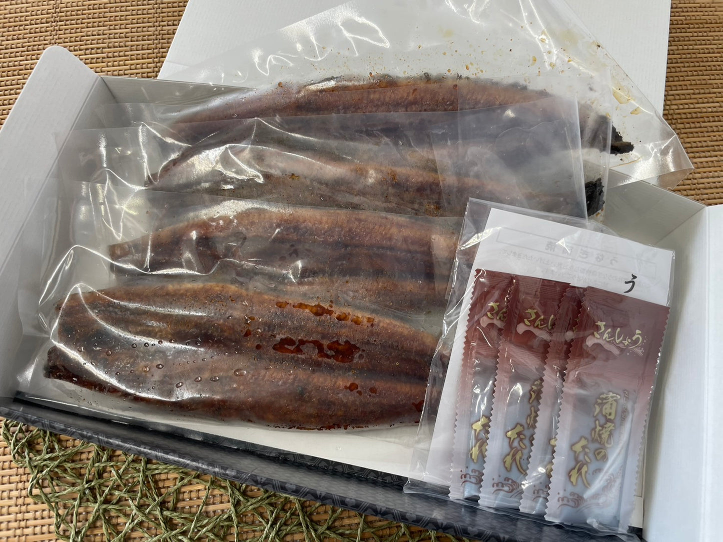 EC-16【静岡自鰻】静岡県産 うなぎ蒲焼 4尾セット（バルク商品）